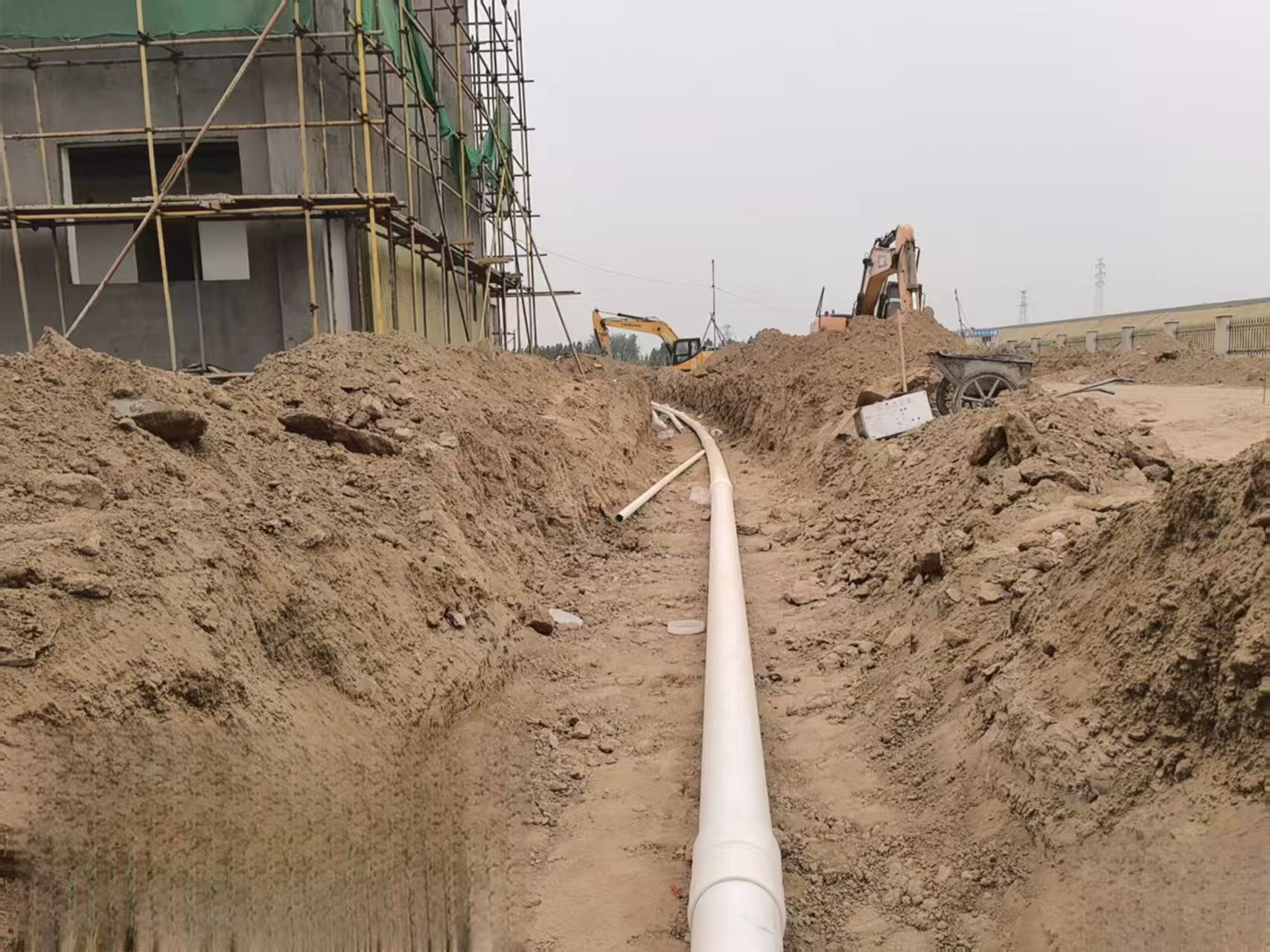 义东高速义乌中央分隔带穿线管网项目