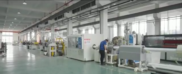 PSP钢塑复合管厂家怎么选?联景管道技术实力与配套服务(图4) 联景管道生产基地.png
